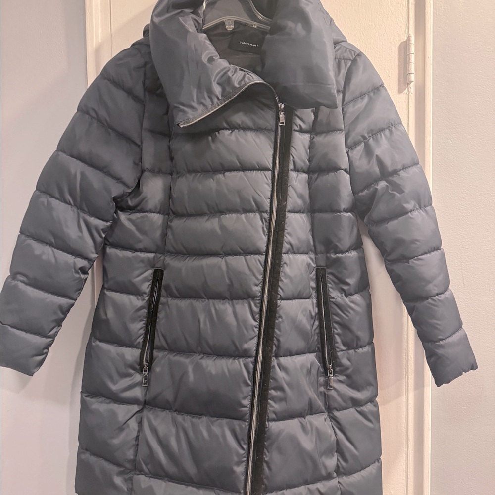 Navy Blue Tahari Puffer Coat/Jacket with detachable hood (zipper) size XL (used)